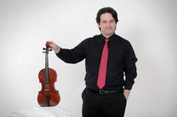 Eyal Kless with violin